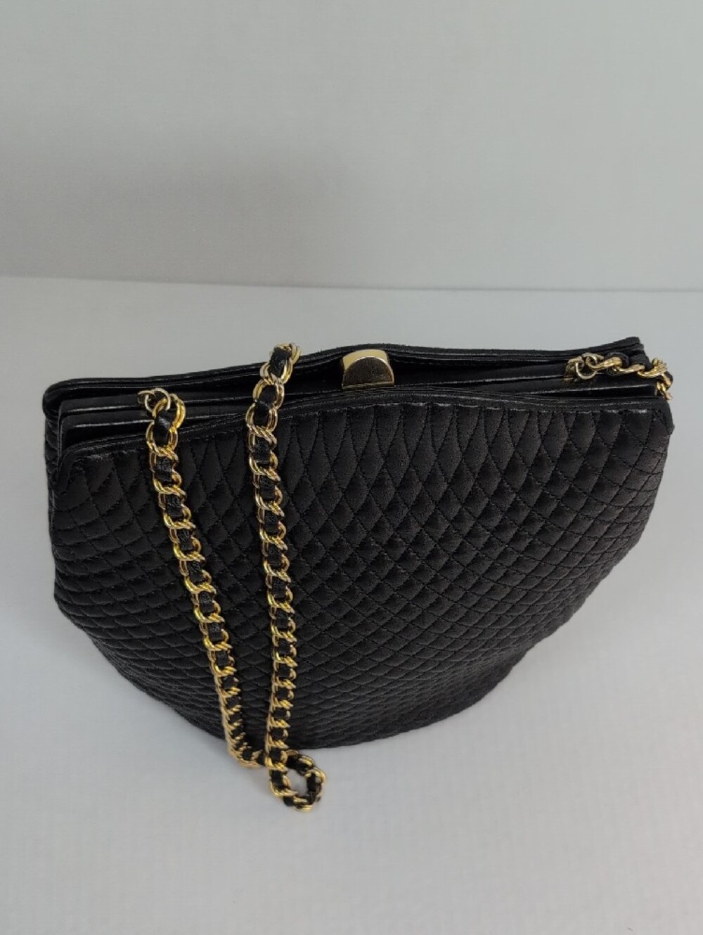Bally Black Quilted Vintage Leather Frame Shoulder Bag with Gold Chain - Picture 3 of 16